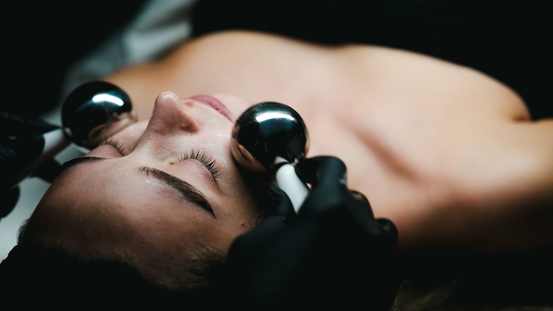 DiamondGlow Signature Facial